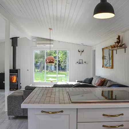Vakantiehuis Nice In W/ Wifi And 4 Bedrooms *