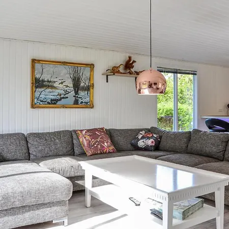 Vakantiehuis Nice In W/ Wifi And 4 Bedrooms