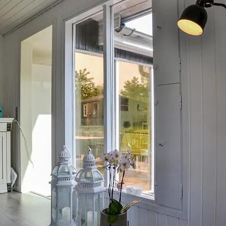 Nice In W/ Wifi And 4 Bedrooms Vakantiehuis