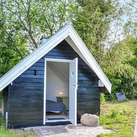 Vakantiehuis Nice In W/ Wifi And 4 Bedrooms *