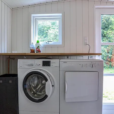 Vakantiehuis Nice In W/ Wifi And 4 Bedrooms *